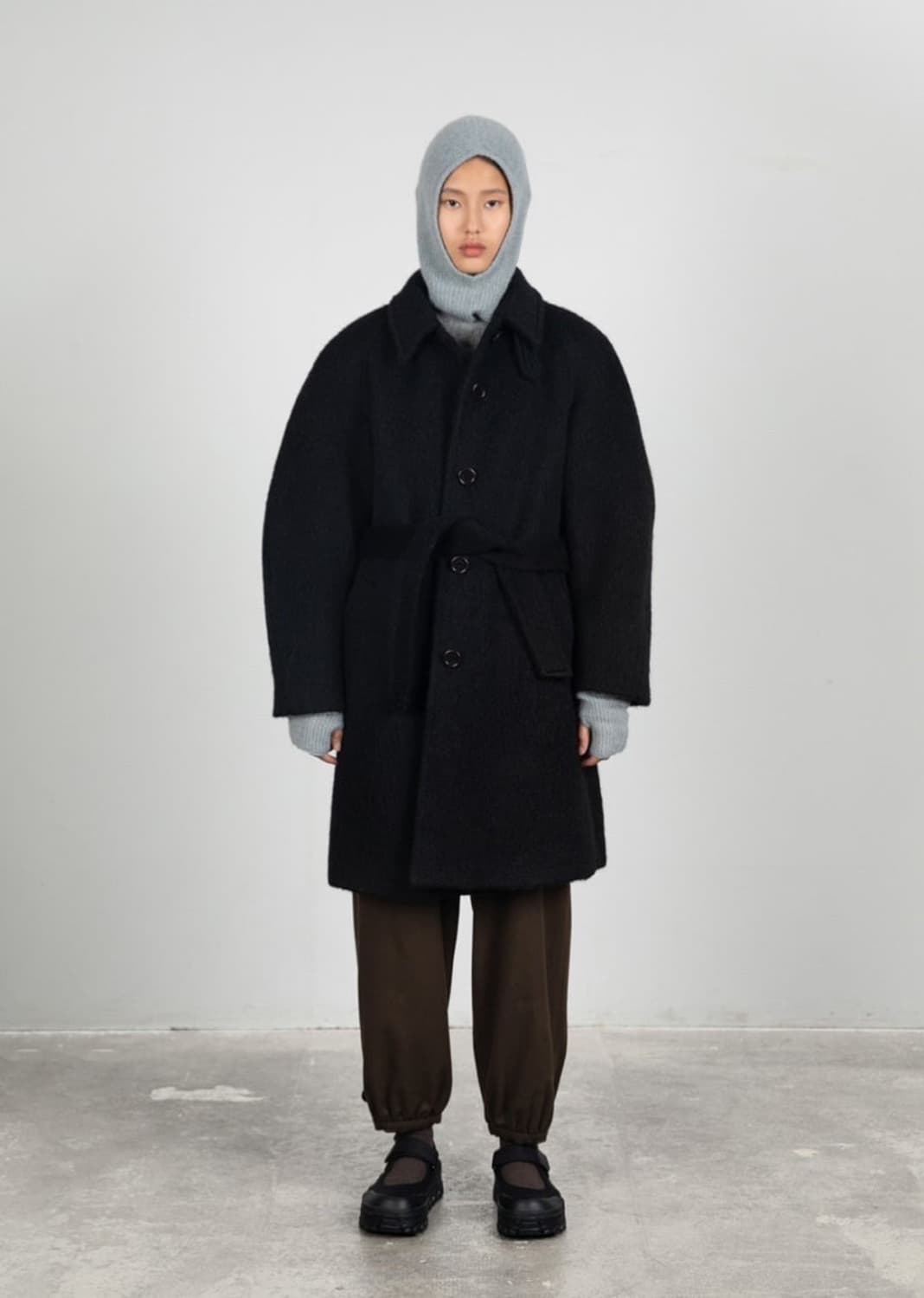 아모멘토 알파카 래글런 코트 24fw 블랙 상품이미지1