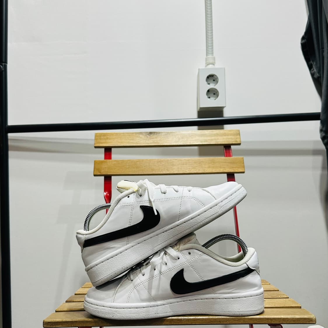 250) 나이키 운동화 남녀 공용 신발 코트 로얄 화이트 블랙 스우시 상품이미지7