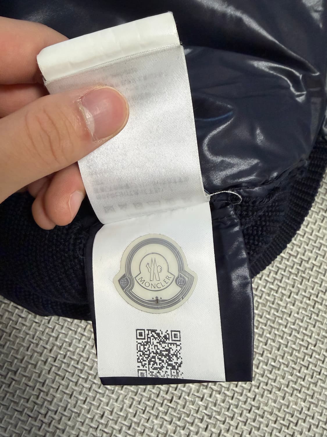 급처/백화점판 몽클레어 니트패딩 L 상품이미지5