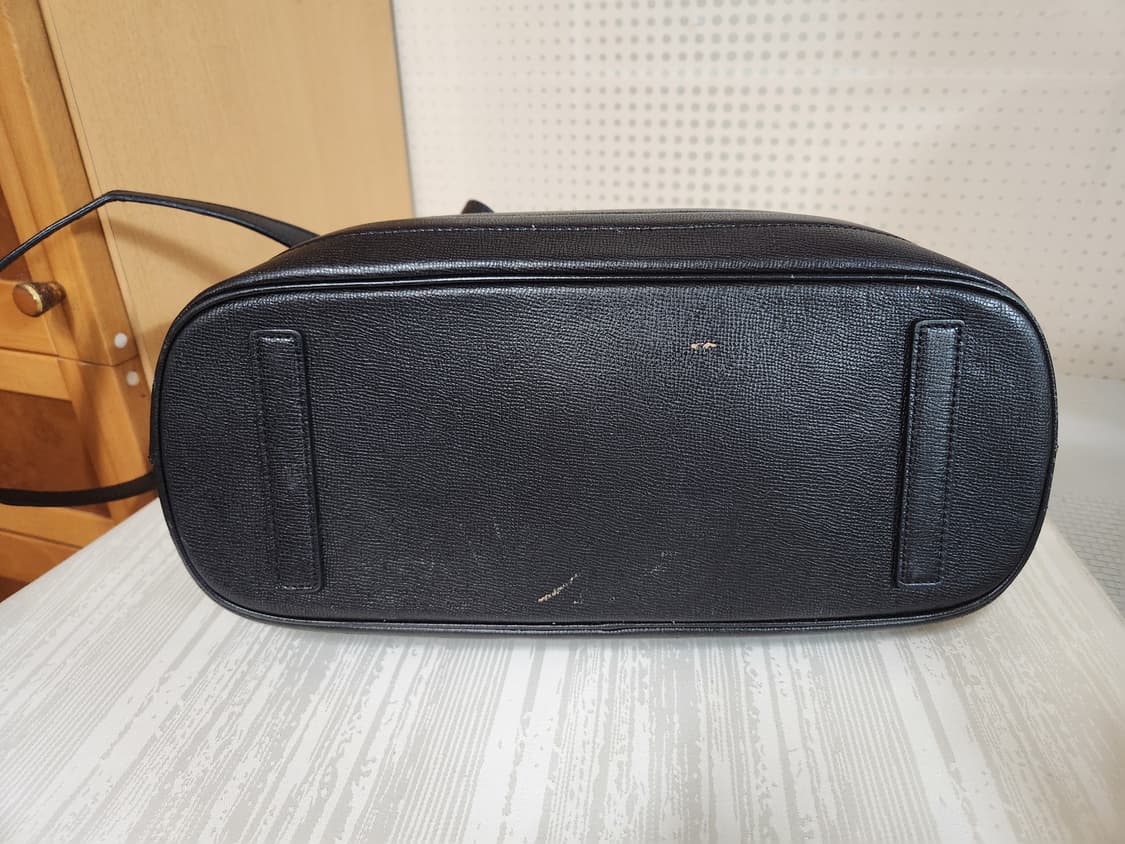 루이까또즈 블랙 가죽 토트백 겸 숄더백 상품이미지7