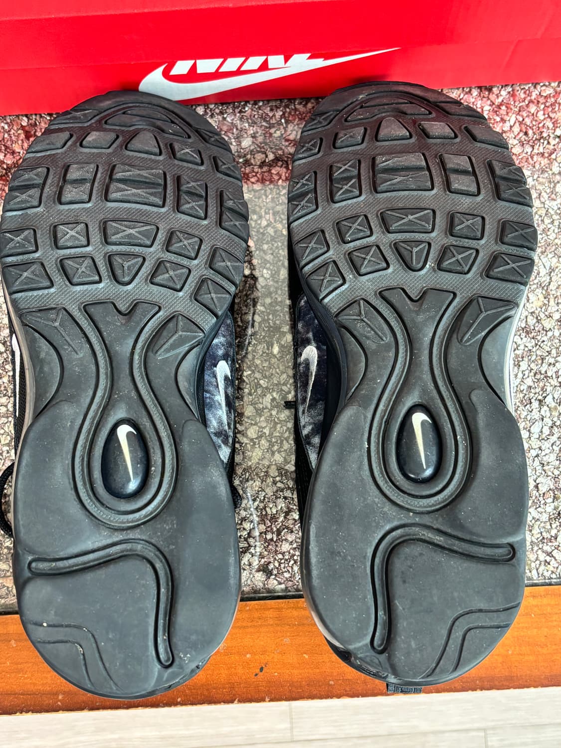 나이키 에어맥스 97 블랙 화이트 앤트러사이트 상품이미지4