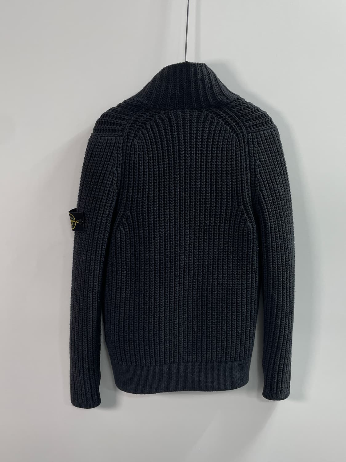 21FW 스톤아일랜드 와펜 레이어드 내피 가디건 (on.147) 상품이미지3