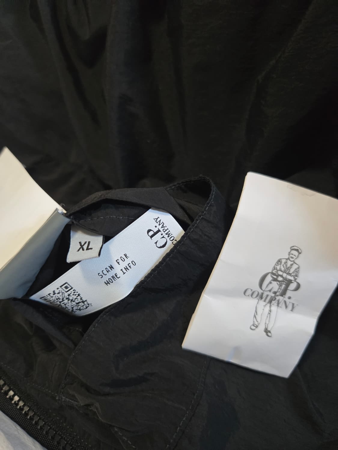 25fw cp company 크롬r 렌즈와펜 다운패딩 블랙 새상품급 상품이미지6