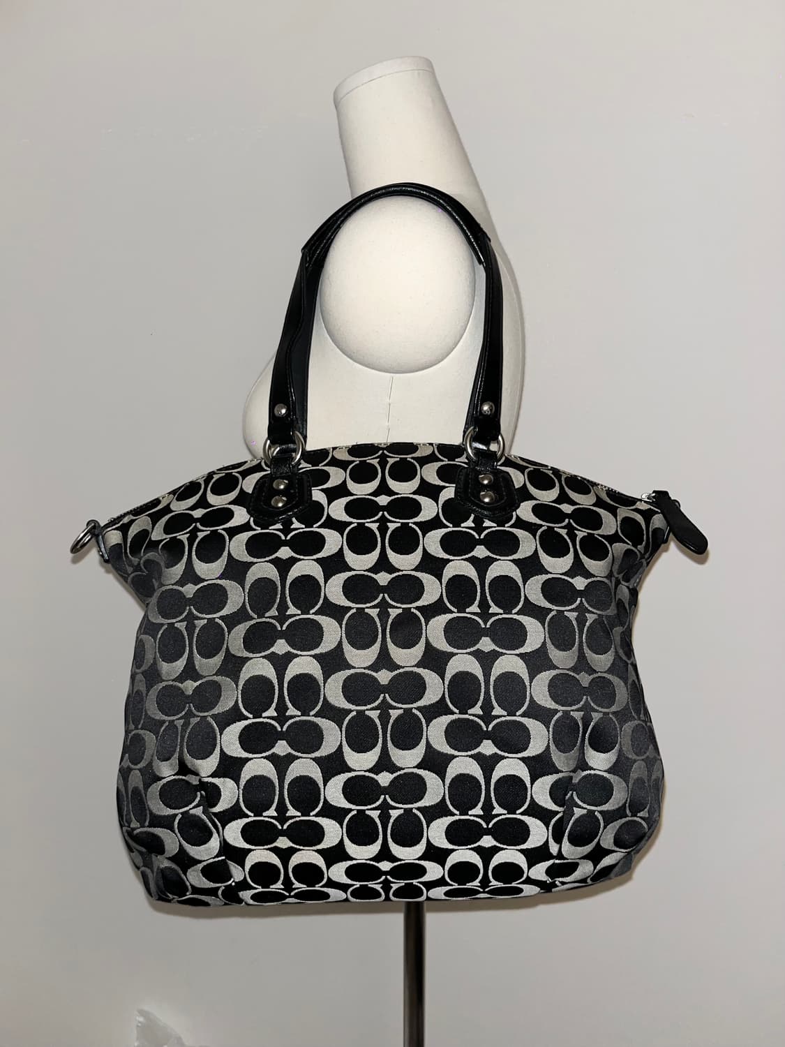 📦Coach black and white shoulder bag 상품이미지6