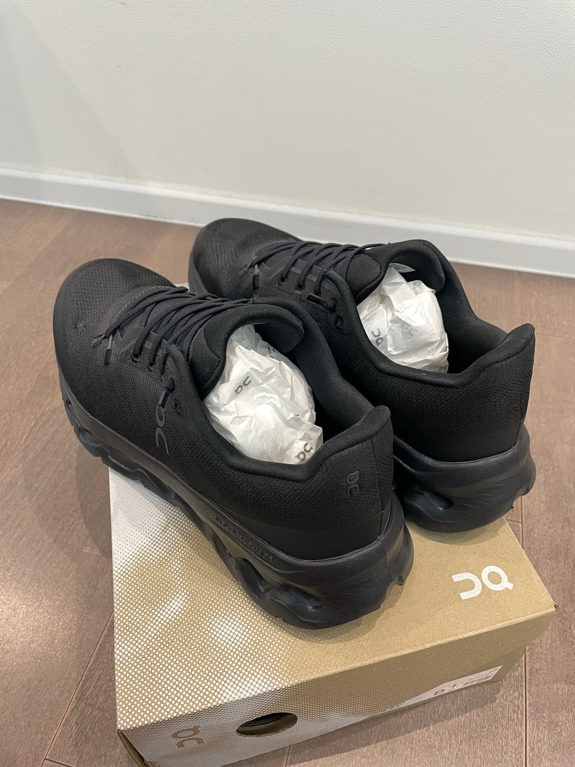 온러닝 클라우드 틸트 이클립스 블랙 270 상품이미지4