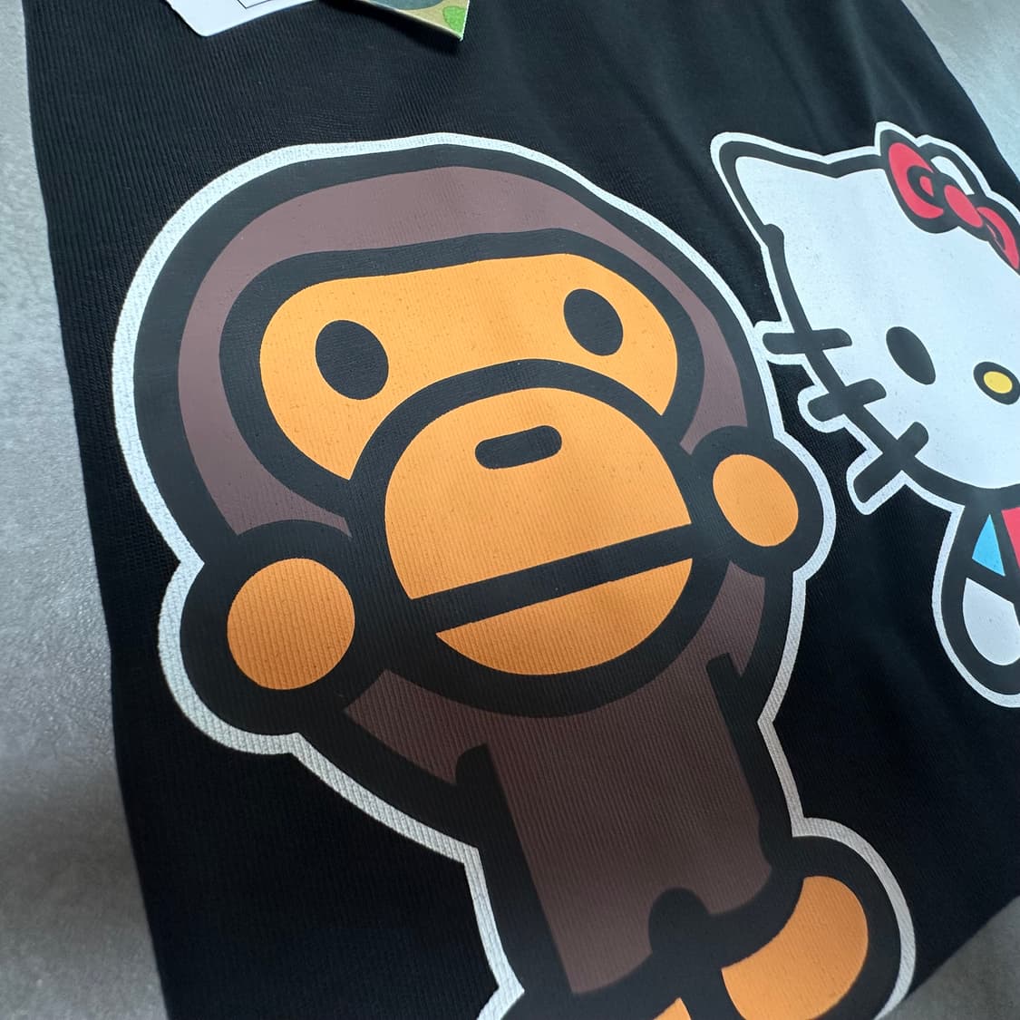 베이프 베이비 마일로 x 헬로 키티 티셔츠 블랙 상품이미지5