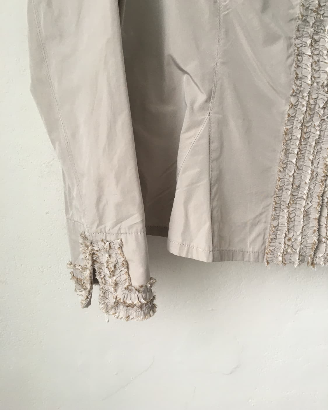 Frill point high neck glossy jacket 상품이미지5