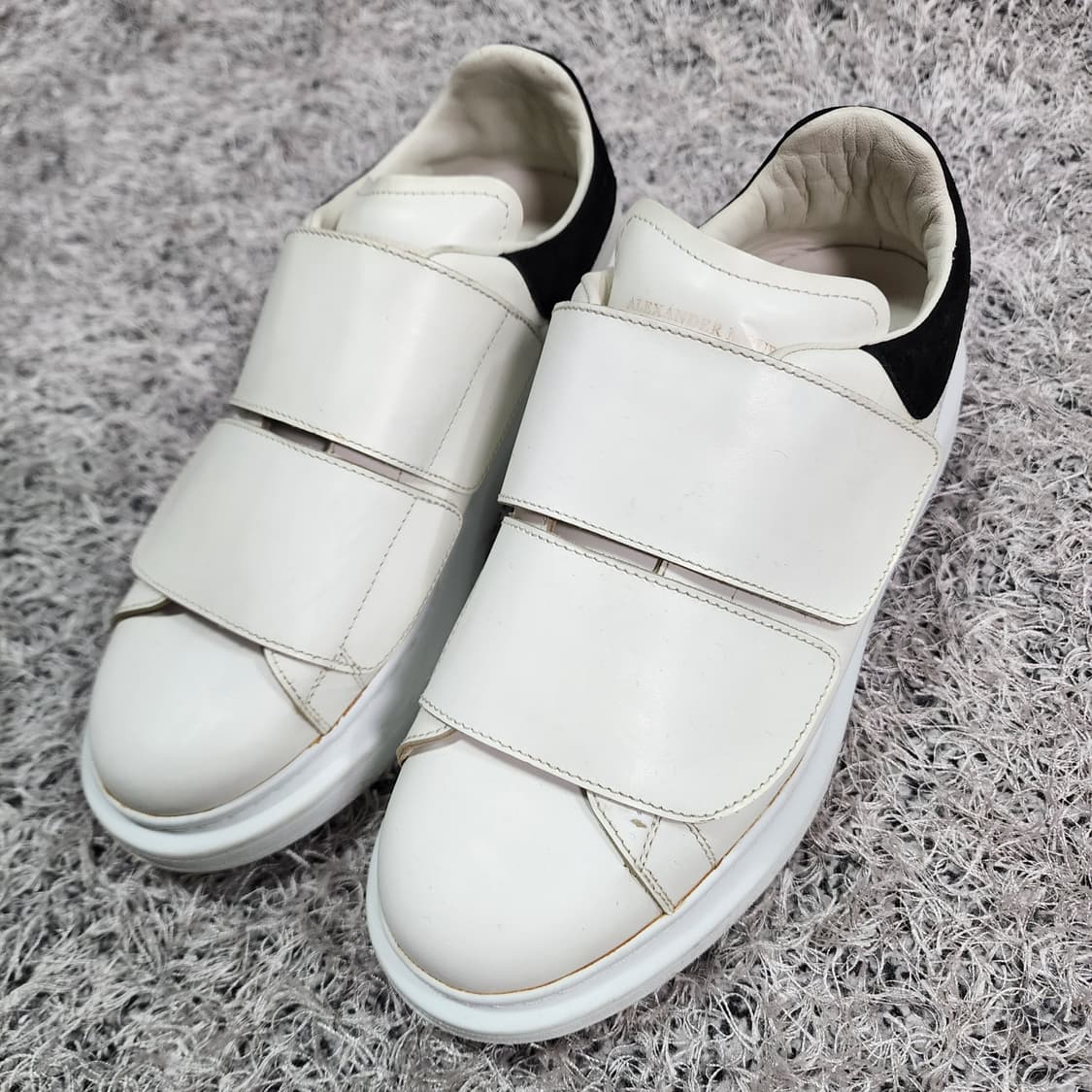 알렉산더맥퀸 스니커즈 37.5 상품이미지3
