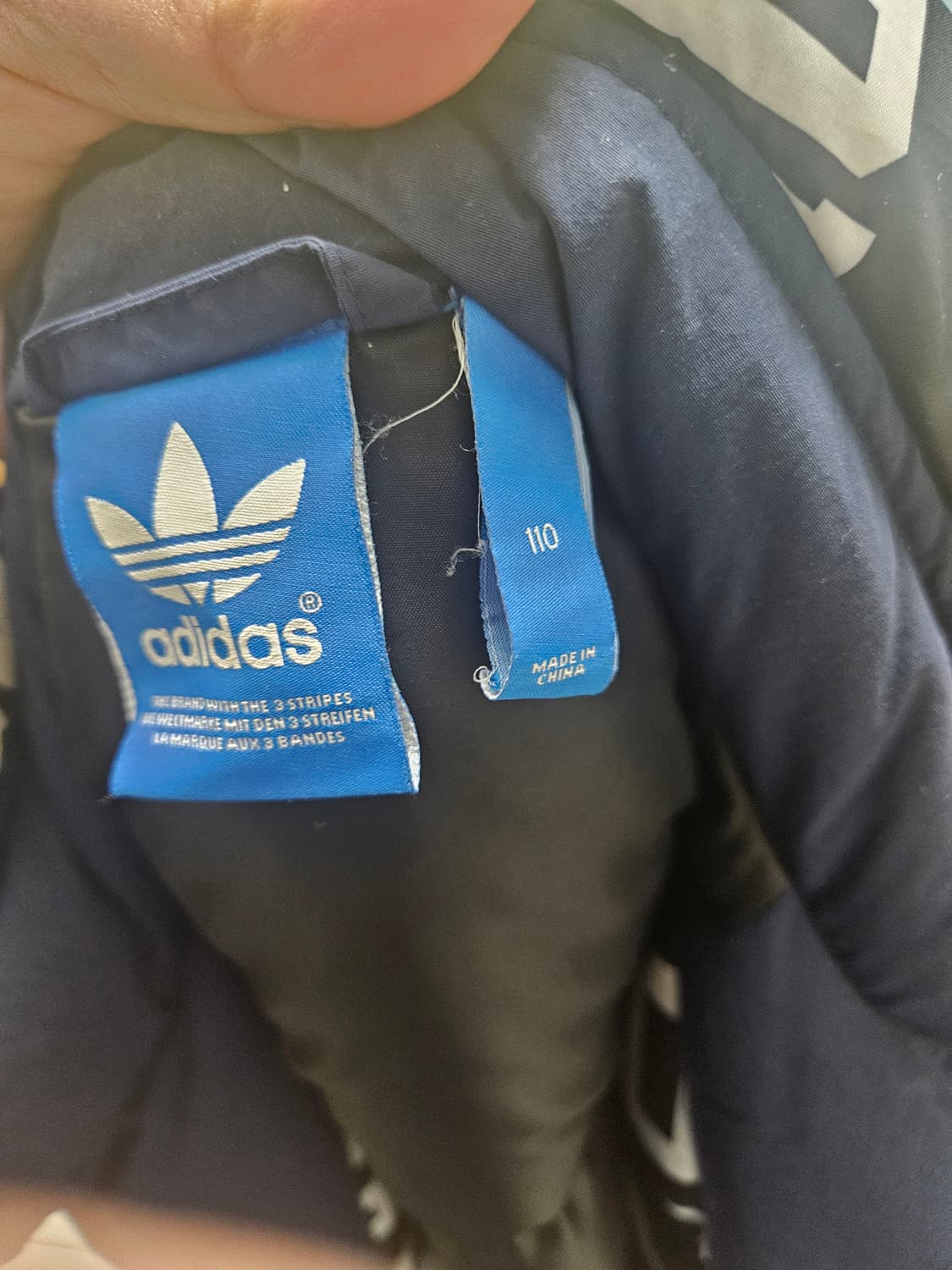 아디다스 빅패치 다운패딩 110 사이즈 팝니다 상품이미지3