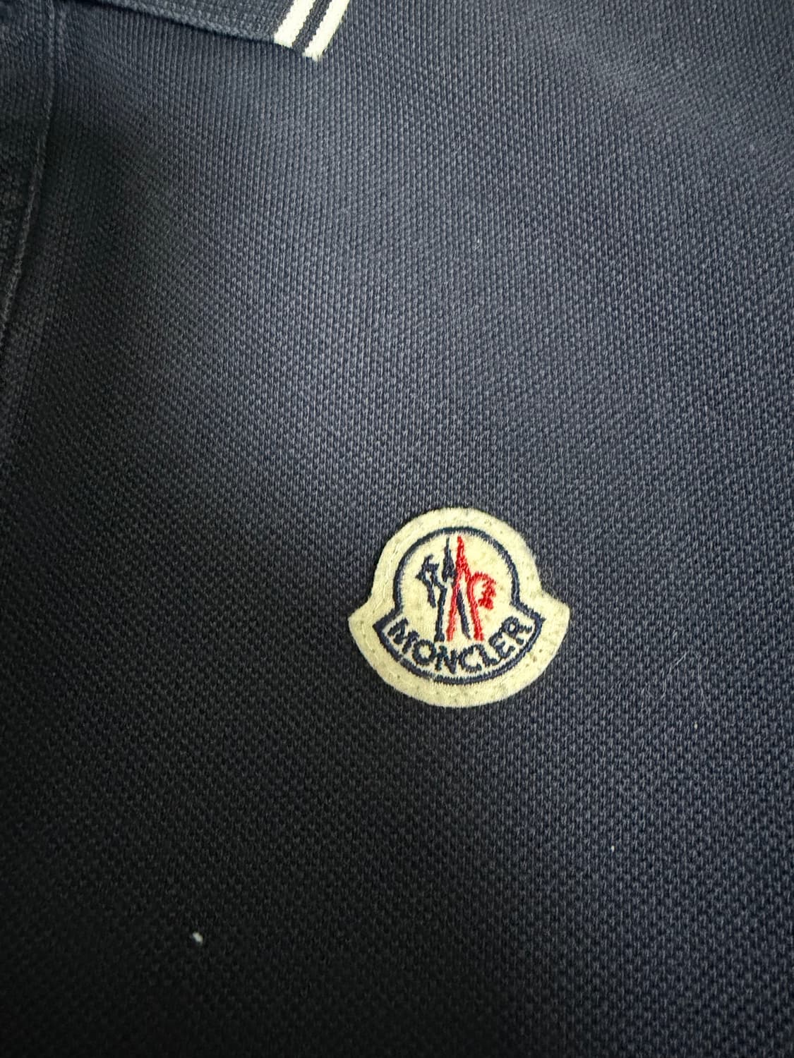 몽클레르 로고 패치 폴로 셔츠 다크 블루 상품이미지2