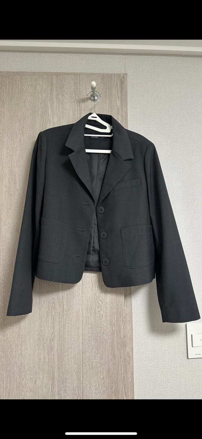 (미착용 새상품)미쏘 테일러드 3버튼 크롭자켓 그레이 90 사이즈 MIW 상품이미지6