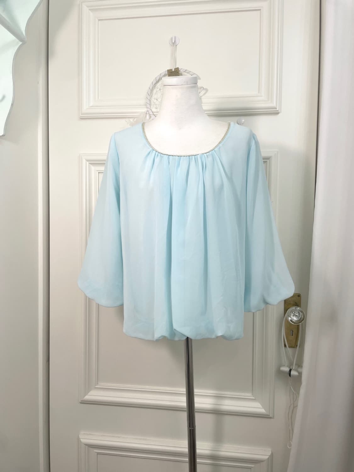 sky blue shirring loose summer blouse 상품이미지1