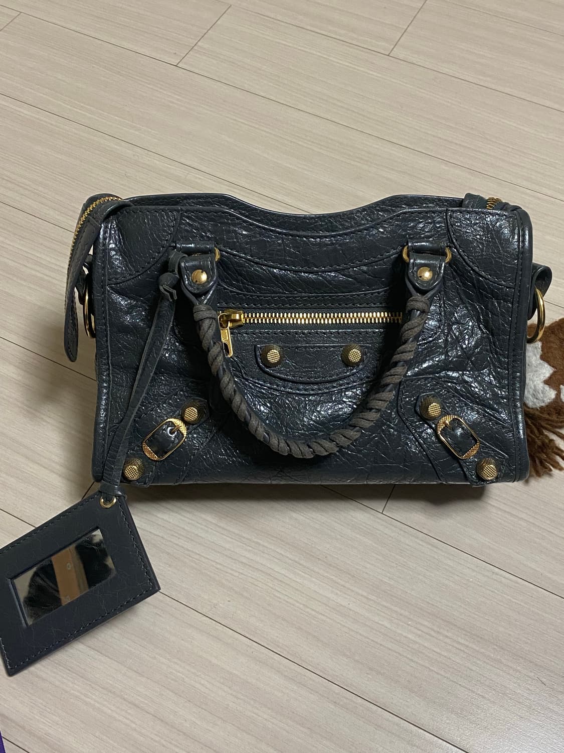 발렌시아가 모터 시티백 그레이 색상 판매합니다~ 상품이미지1