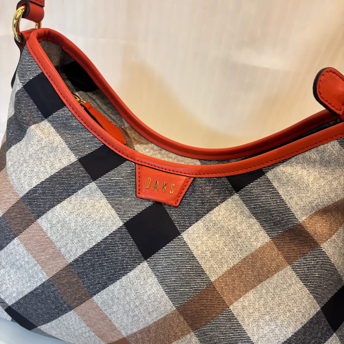 정품 닥스 나일론 체크 호보백    상품이미지5
