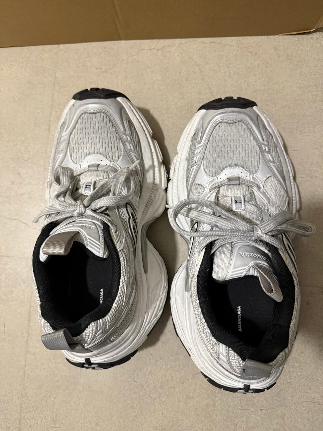 발렌시아가 10xl 상품이미지3