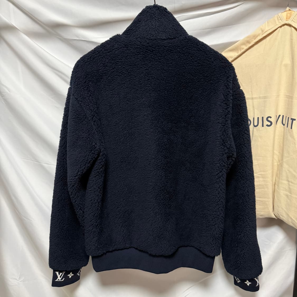 [새상품/풀구성] 25FW 루이비통 레더패치 플리스 블루종 자켓 상품이미지4