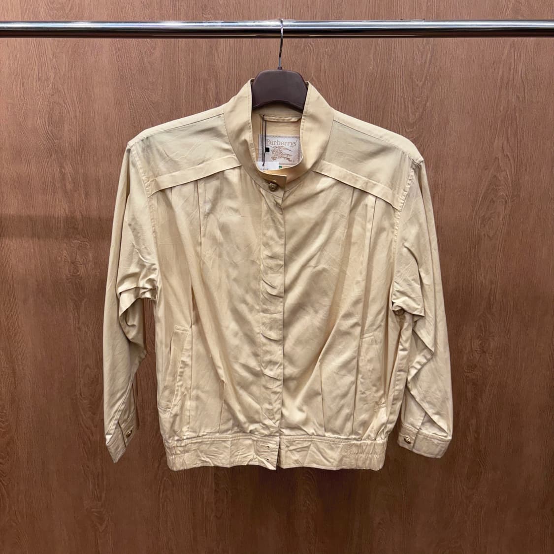 버버리 하이넥 블루종 자켓 숄더 요크 디테일 루즈핏 베이지 상품이미지2