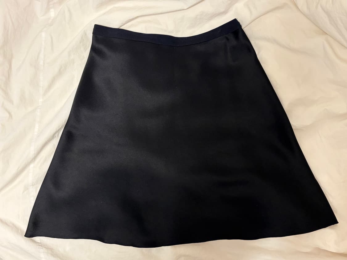 얼바닉30 실비 새틴 스커트 블랙 2사이즈 상품이미지3