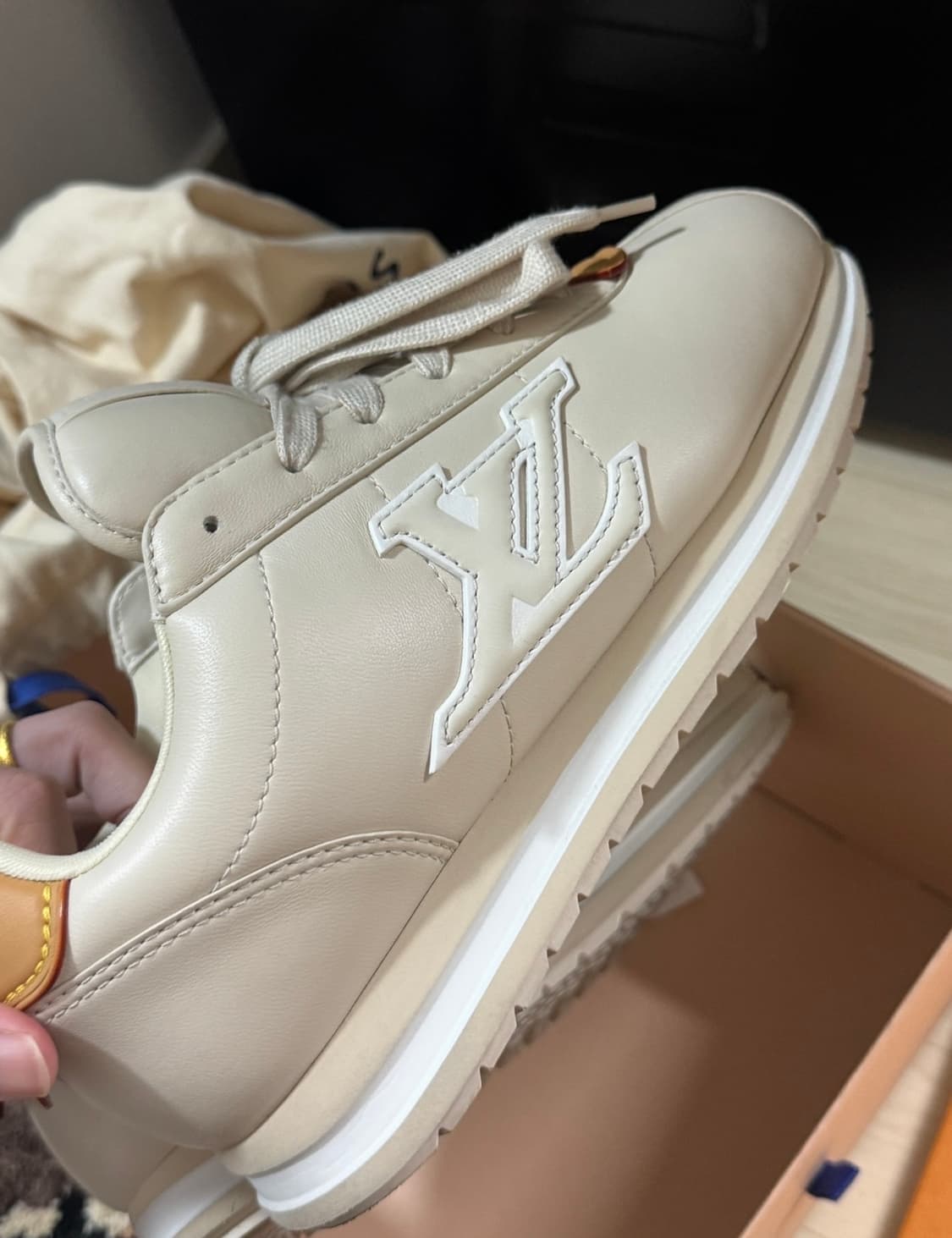 루이비통 버터소프트 스니커즈(8.5,270)-이번주까지 상품이미지4