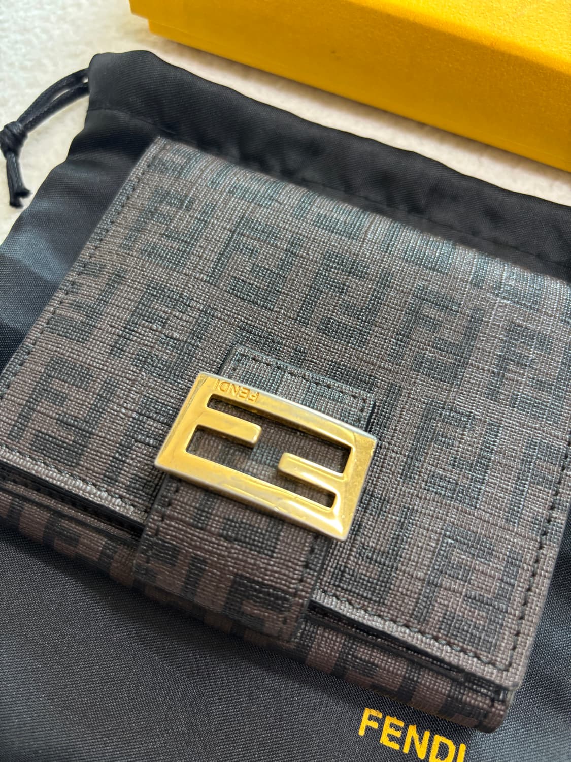 펜디 ff로고 반지갑 (풀구성) 상품이미지2