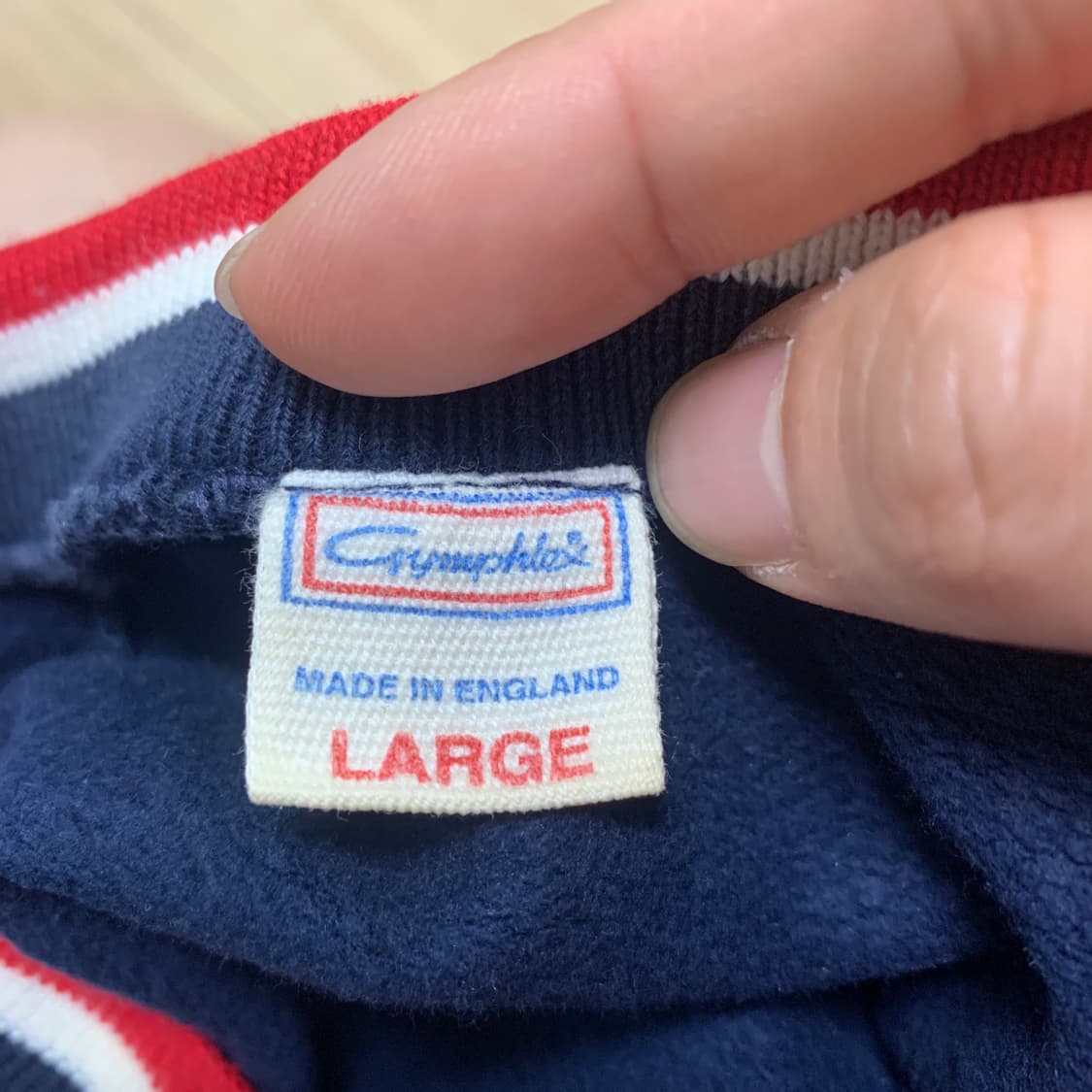L)Gymphlex 짐플렉스 브이넥 그리핀 자수 영국산 빈티지 맨투맨 상품이미지3