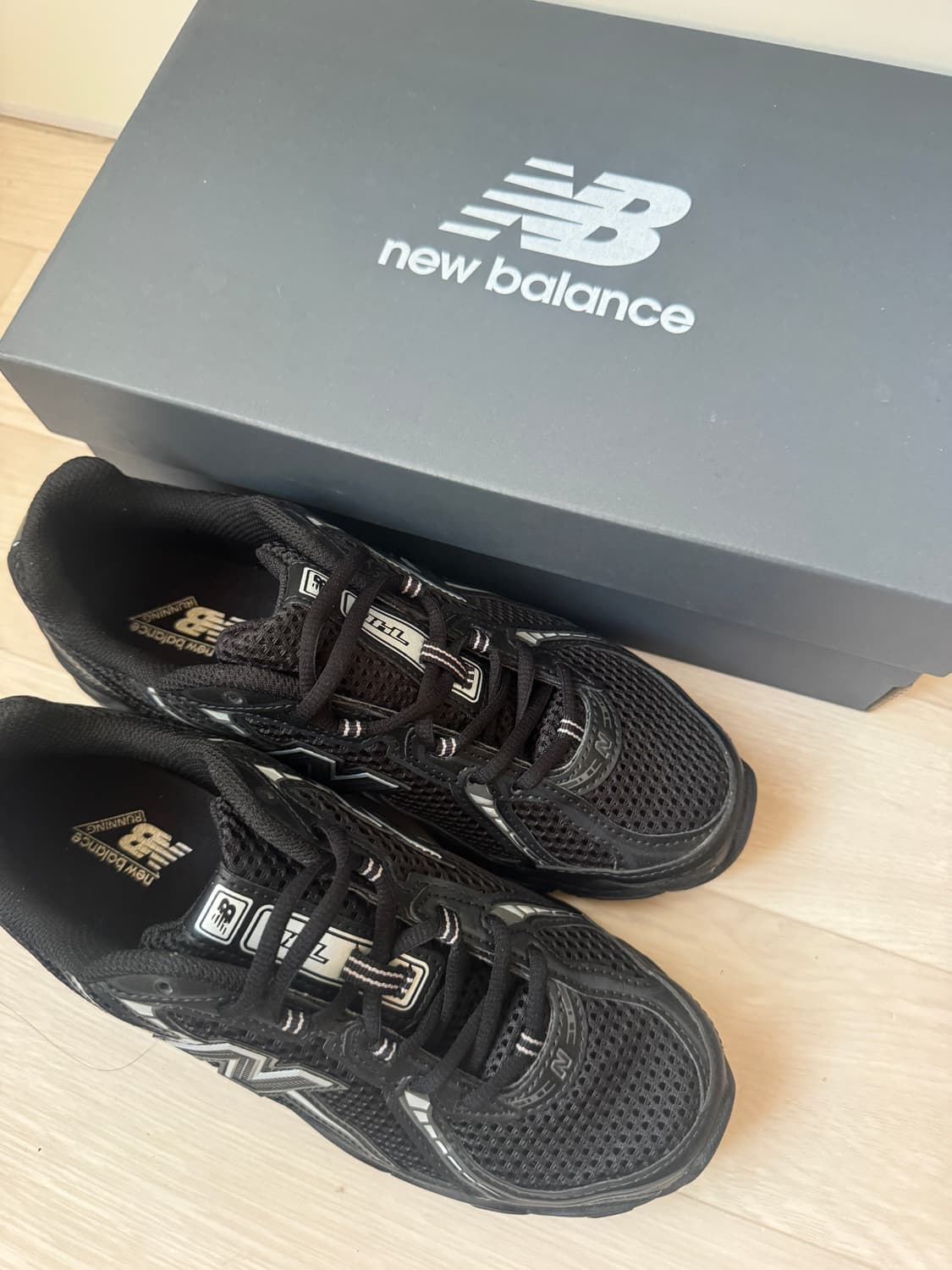 뉴발란스 740 블랙 실버 운동화 240 / U740BM2 (BLACK  상품이미지3
