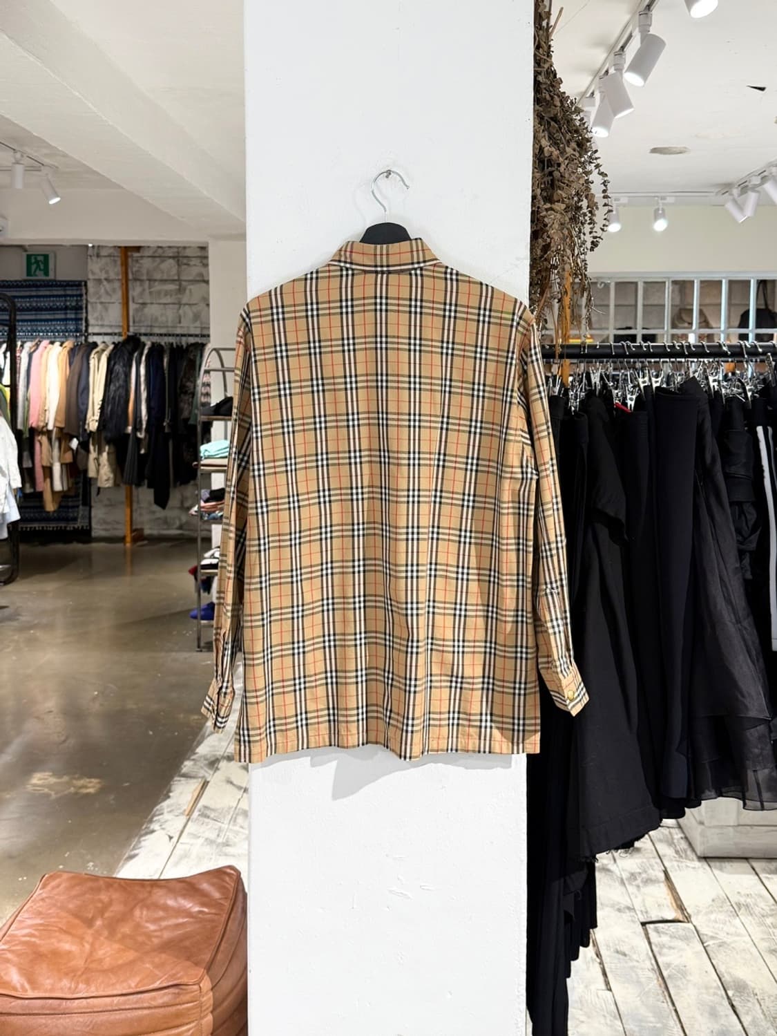 버버리 베이지 노바체크 금장 버튼 투포켓 셔츠 상품이미지6