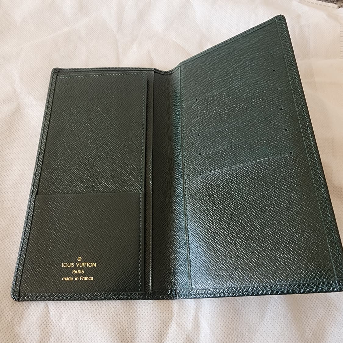 외부 미사용 루이비통 타이가 포트발레르 다크그린 카드6장 장지갑 상품이미지7