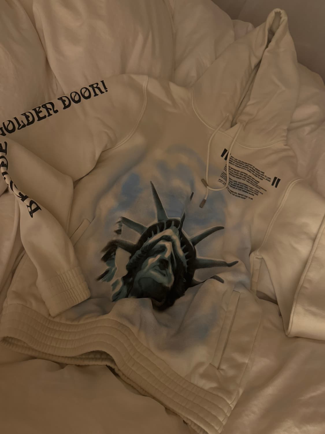 오프화이트 후드티 상품이미지1