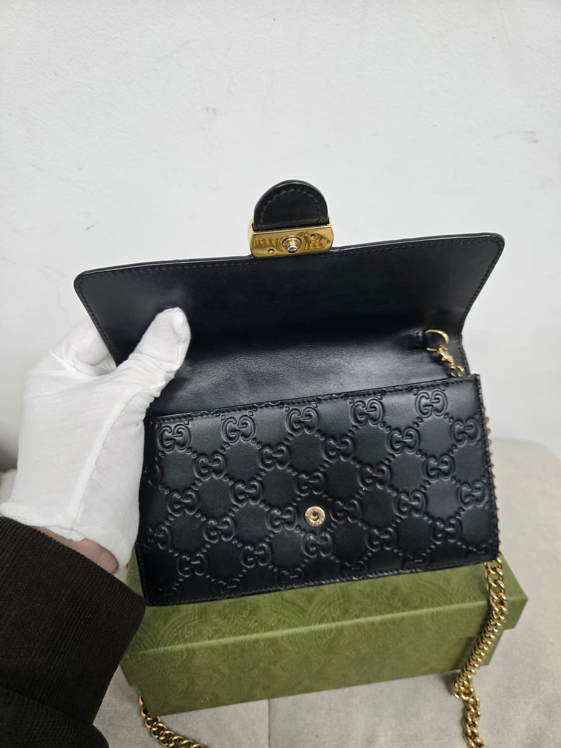 [보증서 정품] 구찌 시그니처 인터로킹 숄더백 상품이미지1