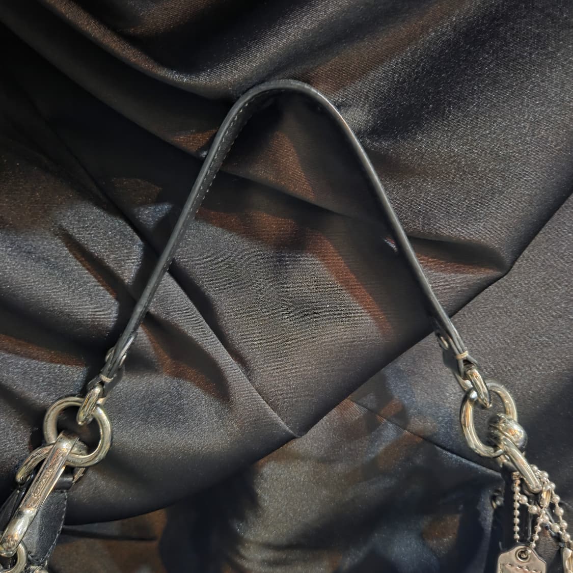 코치 블랙 레더 호보백 숄더백 상품이미지6