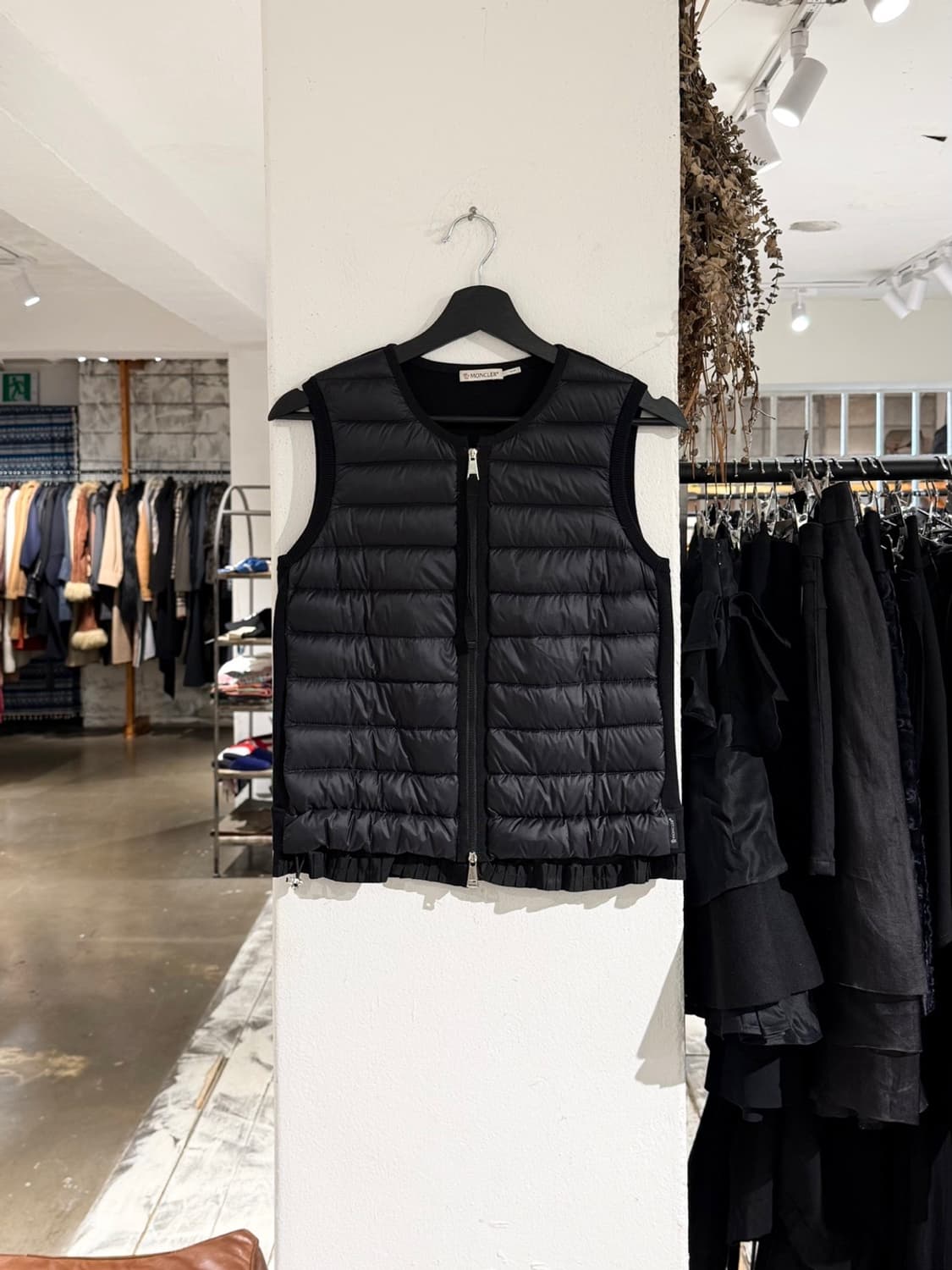 몽클레어 블랙 구스 다운 니트 베스트 상품이미지1