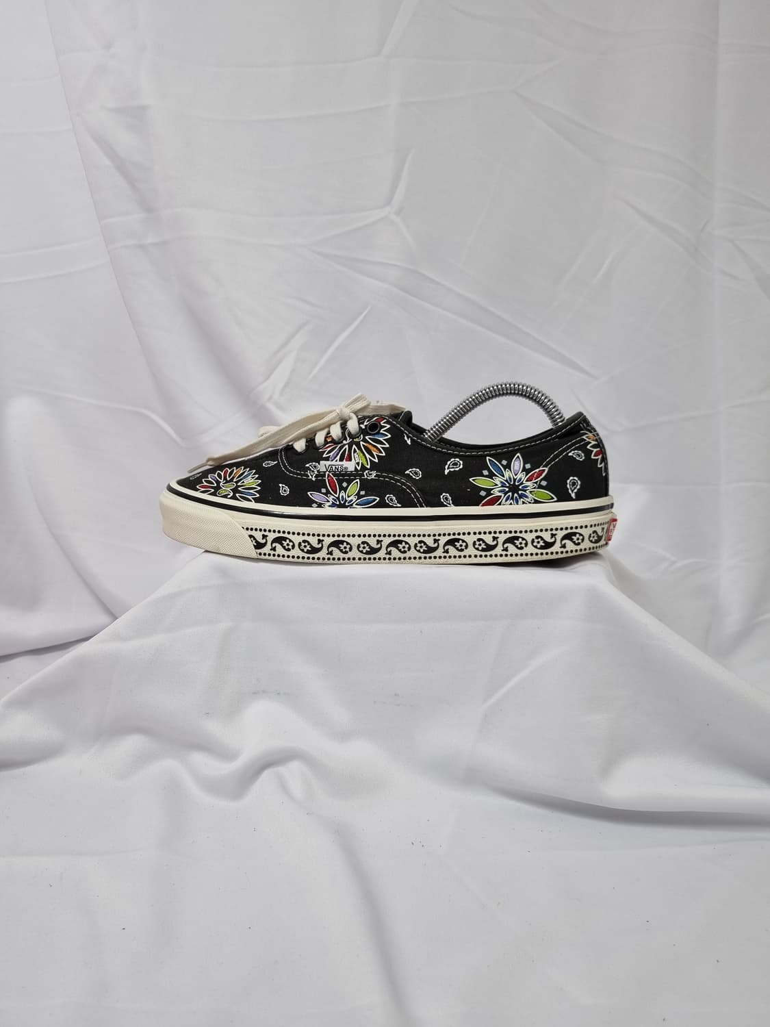 275 반스 어센틱 44 DX 애너하임 팩토리 페이즐리 블랙 상품이미지1