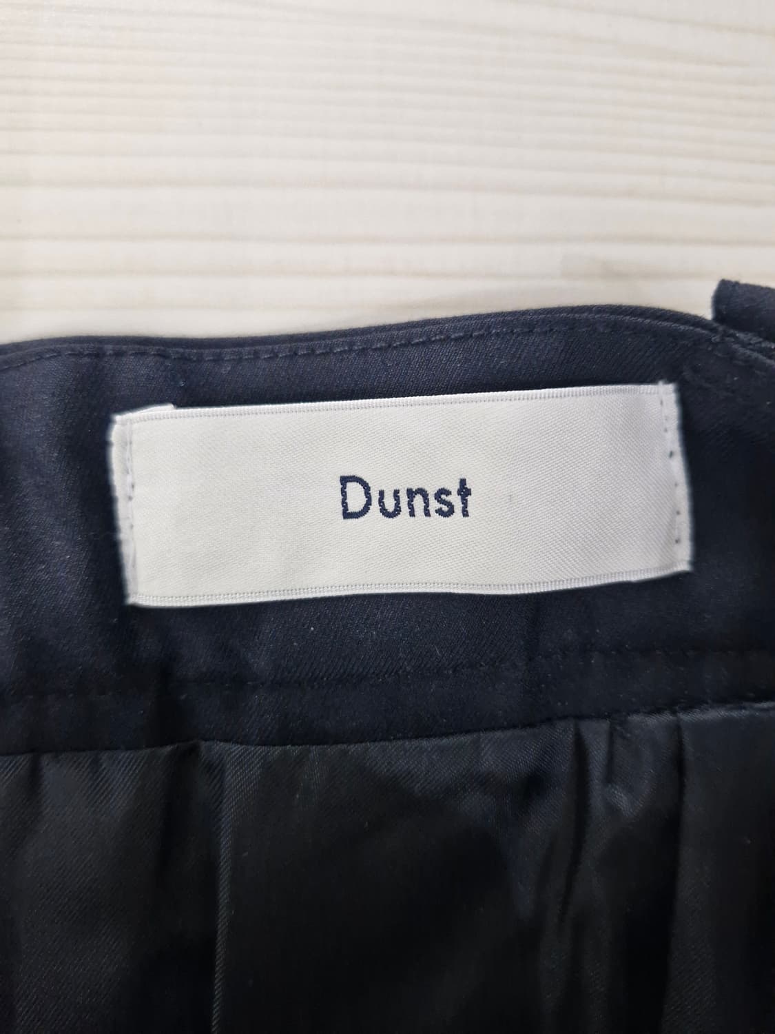 던스트Dunst. 미디 플리츠 스커트 네이비_L 상품이미지6