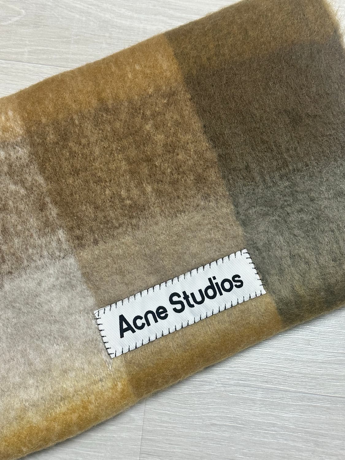 아크네스튜디오 모헤어 체크 머플러 상품이미지2