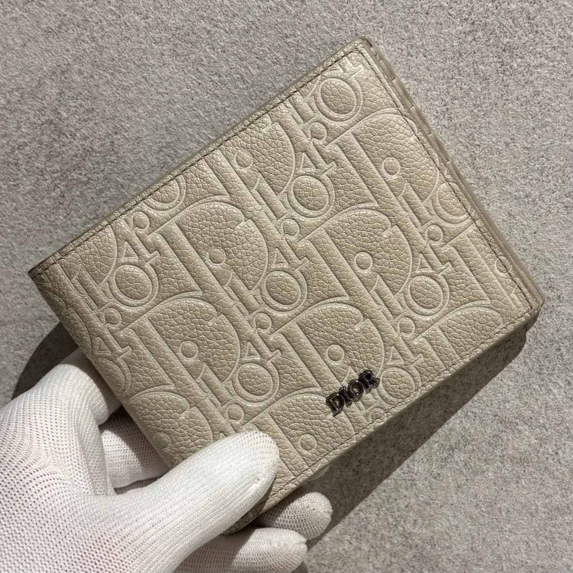 A+ OS사이즈 디올 그래비티 반지갑 화이트 상품이미지1