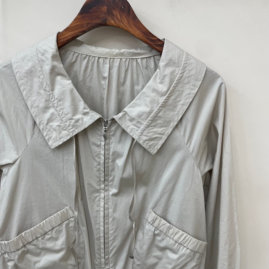 쿠미쿄쿠 로걀 카라 바람막이 상품이미지2