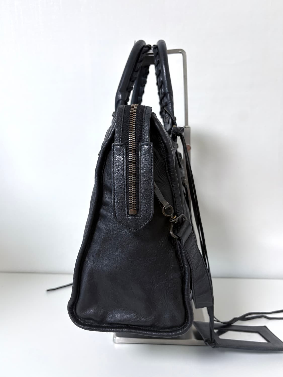 발렌시아가 시티 모터백 블랙 상품이미지2