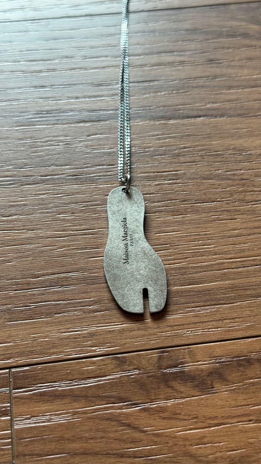 마르지엘라 타비 목걸이입니다. 상품이미지1