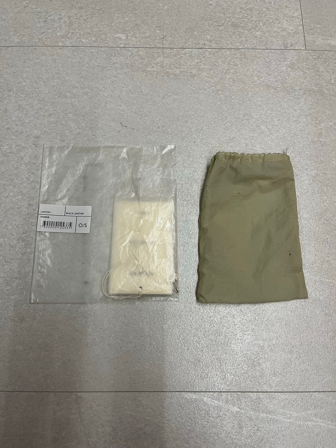 아워레가시 라돈 레더 키체인 블랙 상품이미지3