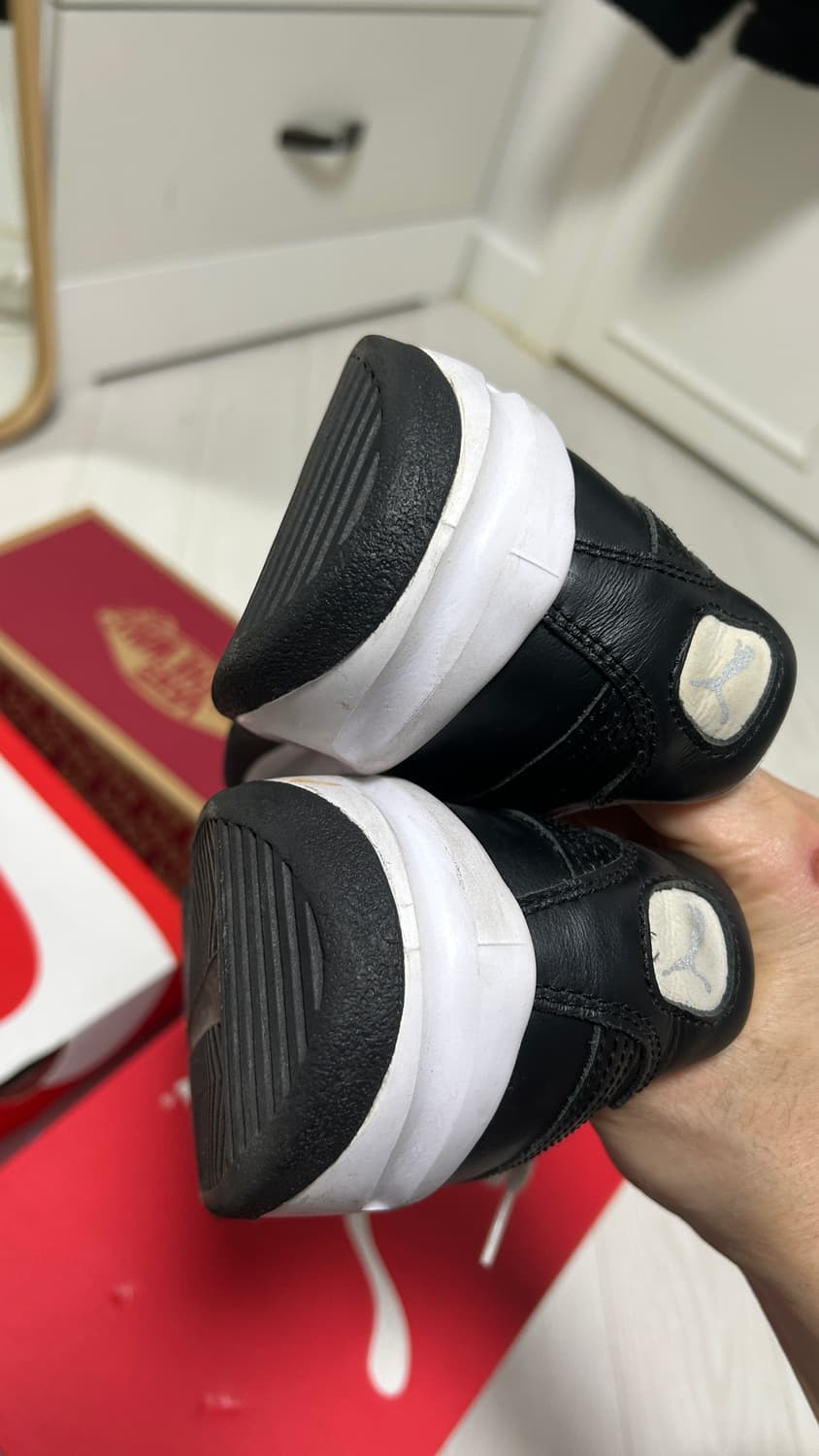 푸마 GV스페셜 260 검/흰 상품이미지3