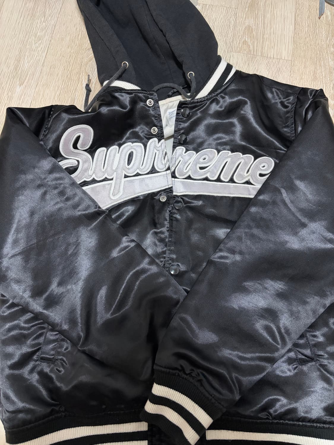 슈프림 바시티 상품이미지1