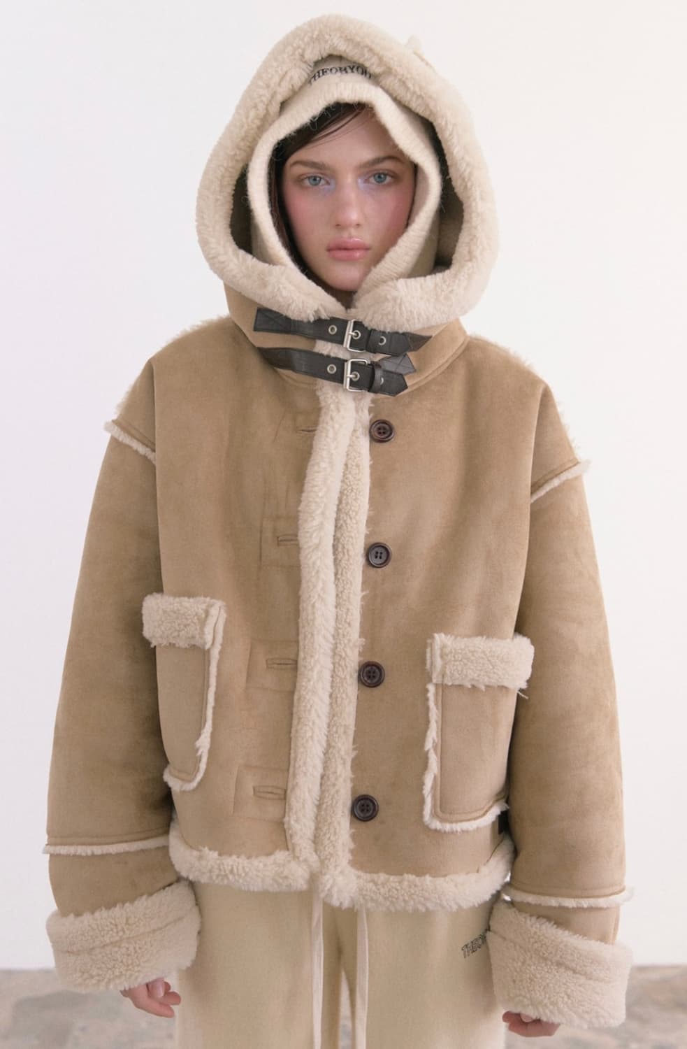 (택O) (새상품) 더오유 빈티지 버클 후디 무스탕 (베이지) 상품이미지1