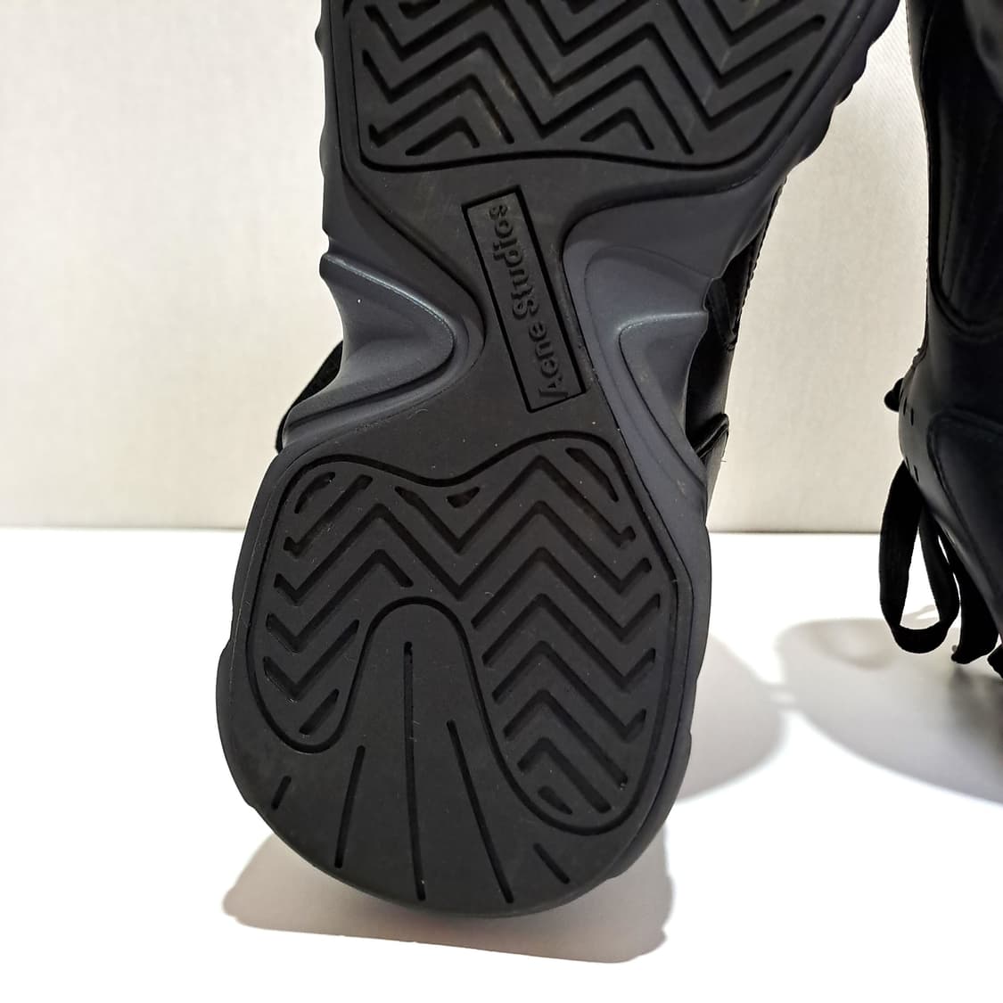 (택포) 아크네 스튜디오 락어웨이 레더 스니커즈 42 B819 상품이미지8