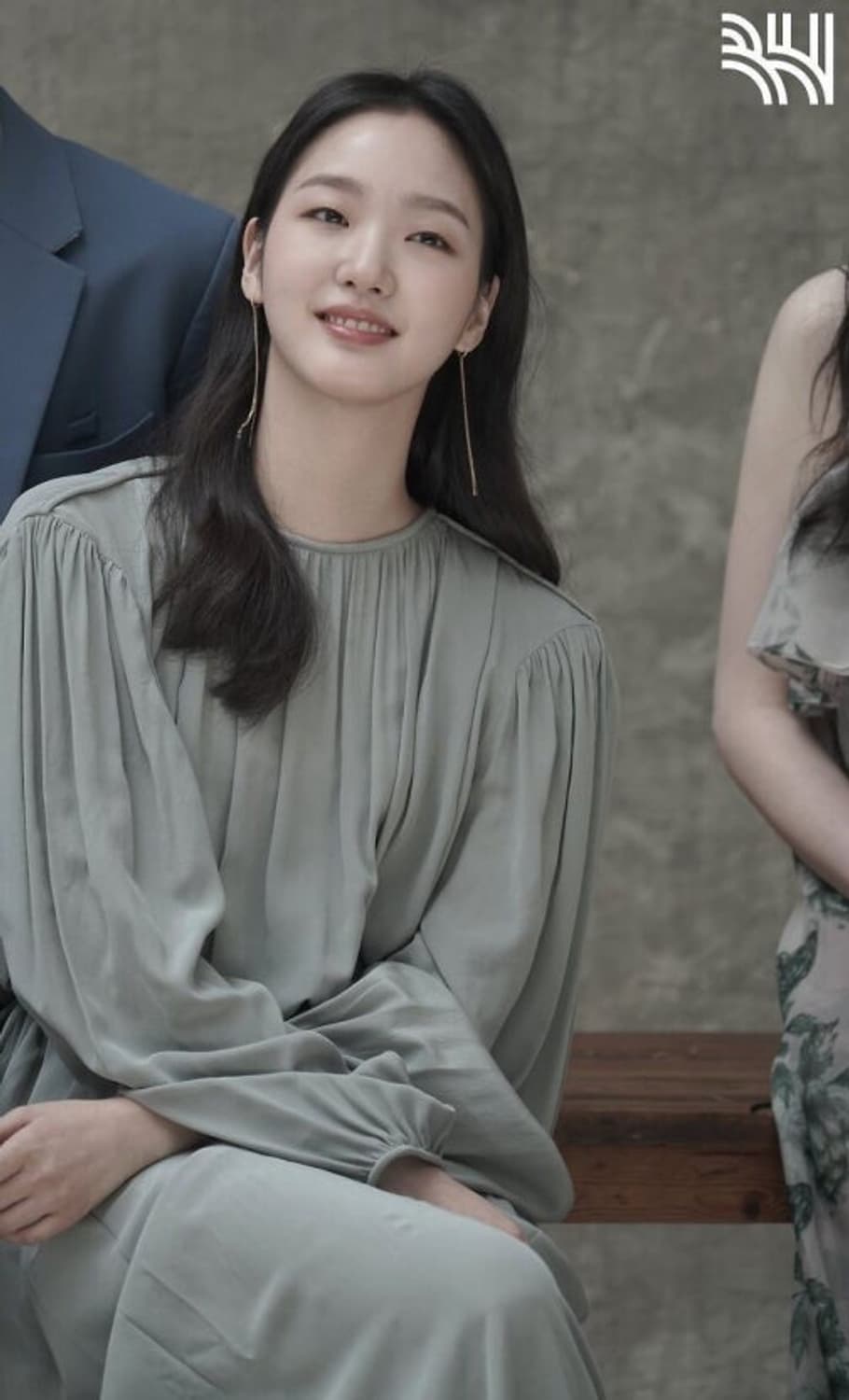 르메르 김고은 착용 pleated silk-georgette dress 상품이미지1
