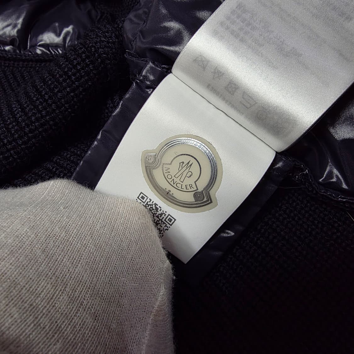 {클로젯}[M]몽클레어 마글리오네 트리콧 유광 삼선 니트 패딩 상품이미지6