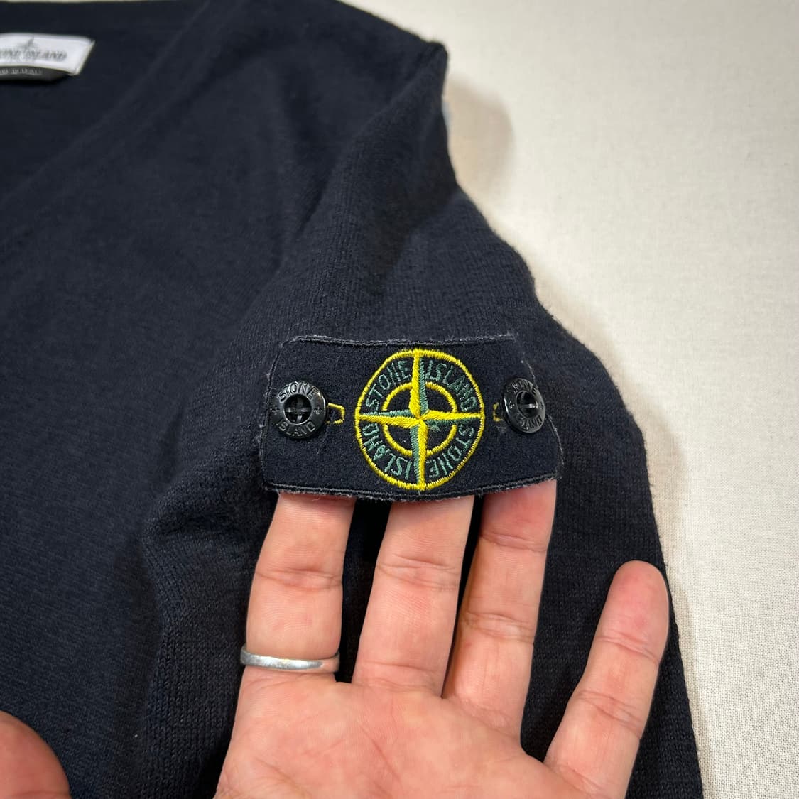 여S) 스톤아일랜드 주니어 블랙 와펜 가디건 정품 상품이미지3