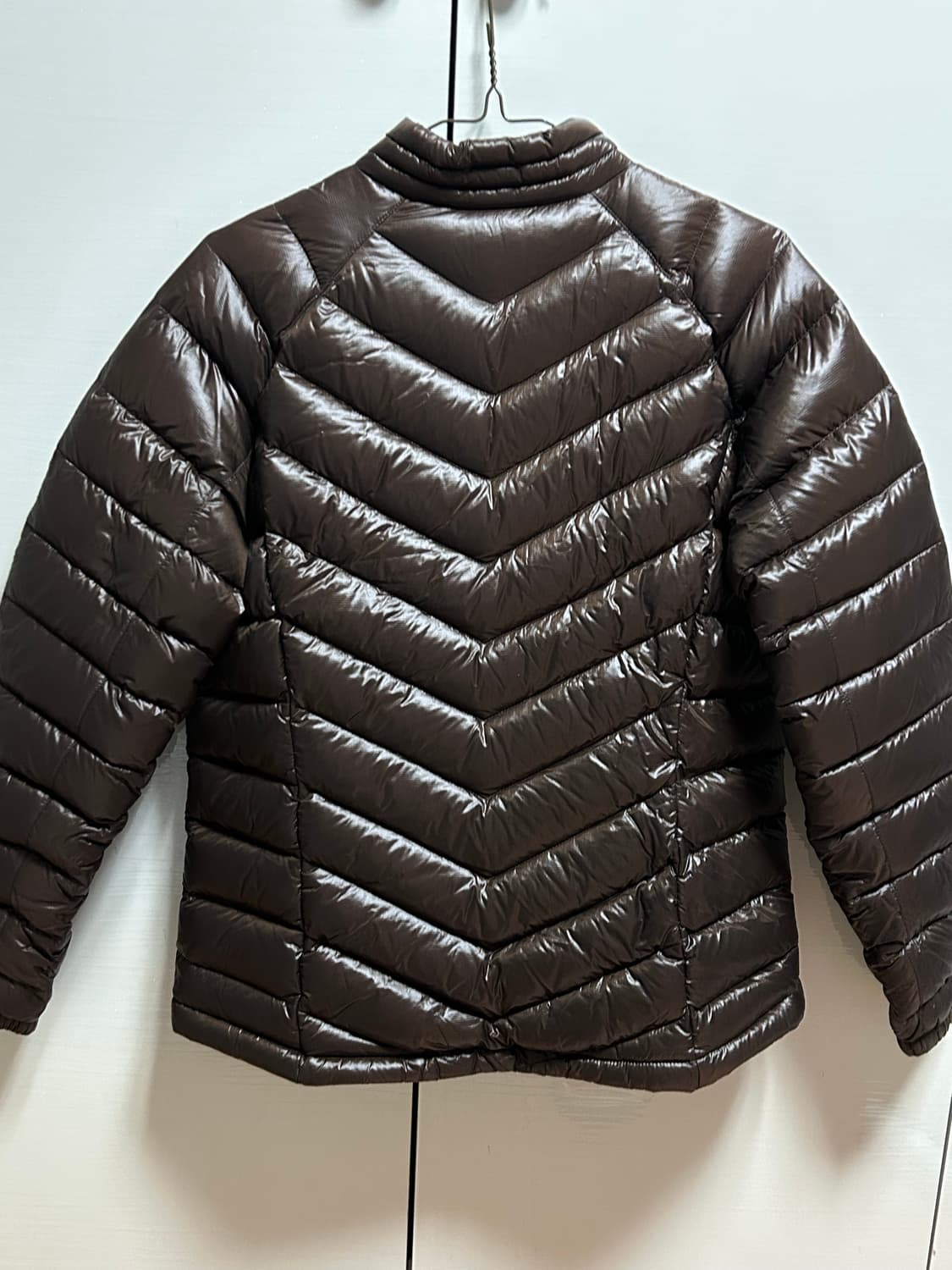 몽벨 경량 패딩 L 다크 브라운 상품이미지3