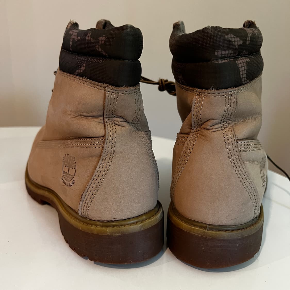 팀버랜드 6인치 프리미엄 워터프루프 와이드 핏 부츠 오프 화이트 누벅' 상품이미지3