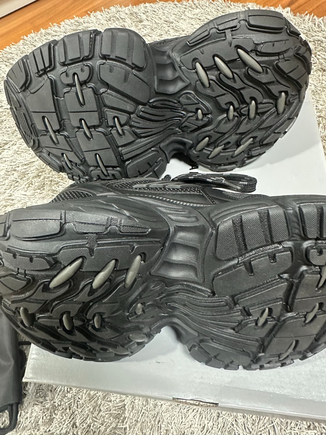 [42] 발렌시아가 10XL 블랙 상품이미지4